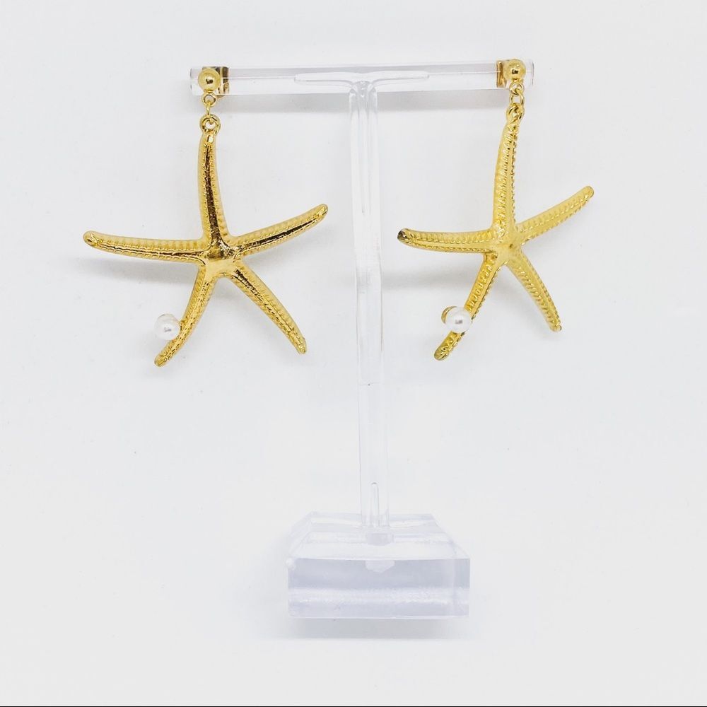 NWT Gold star fish Faux Pearl Earring
